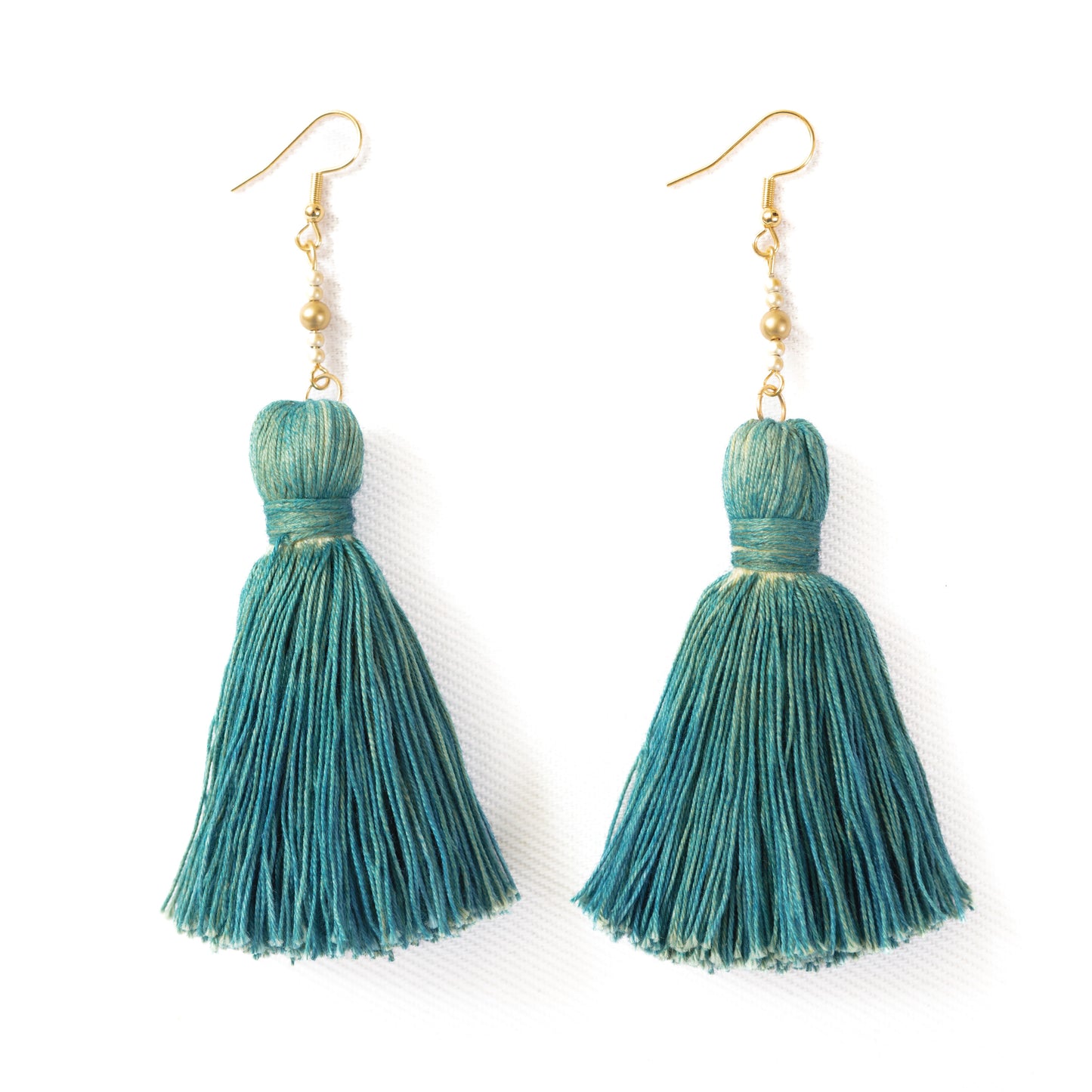 琉球藍×福木 タッセルピアス(サージカルステンレス)